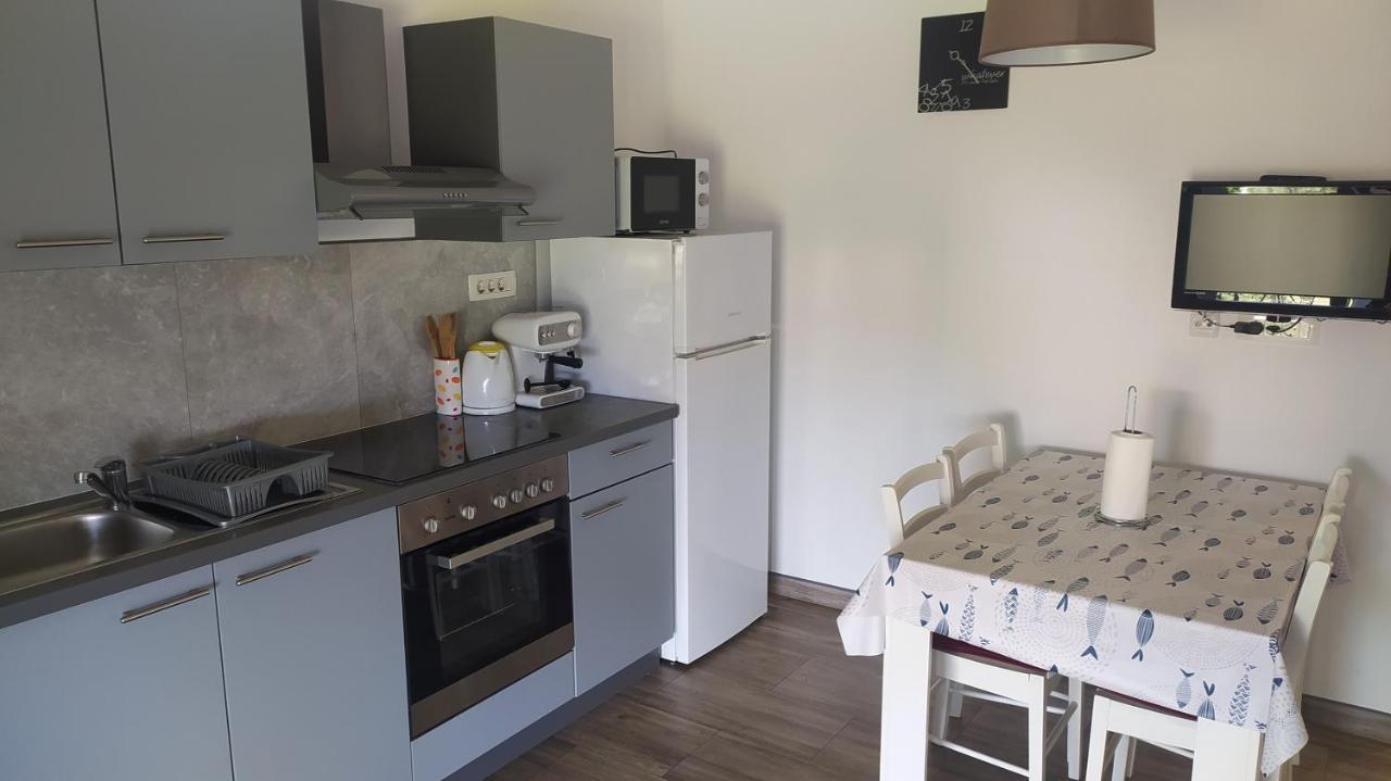 Apartman Greta Sukošan Exterior foto